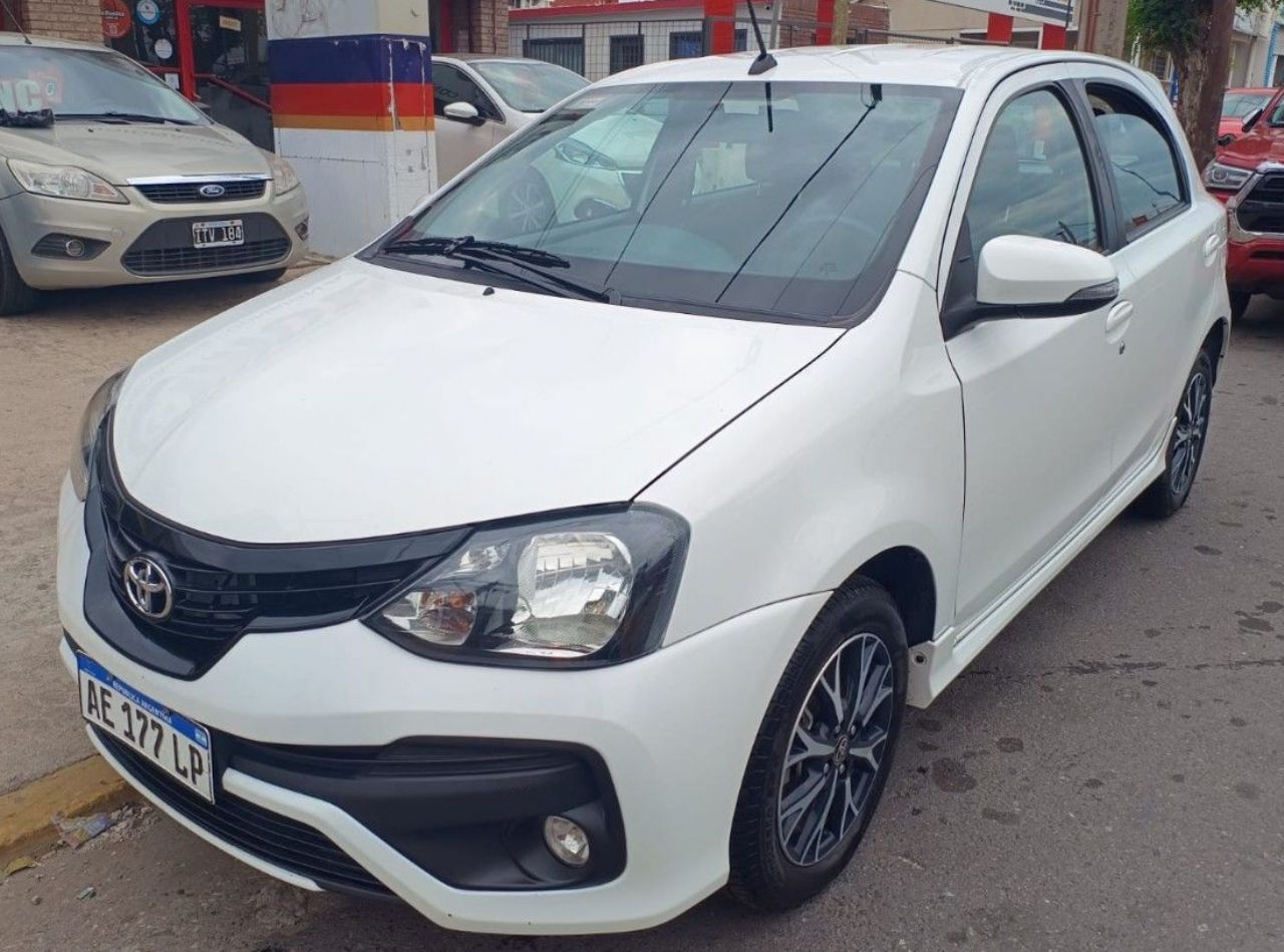 Toyota Etios Usado Financiado en Córdoba, deRuedas