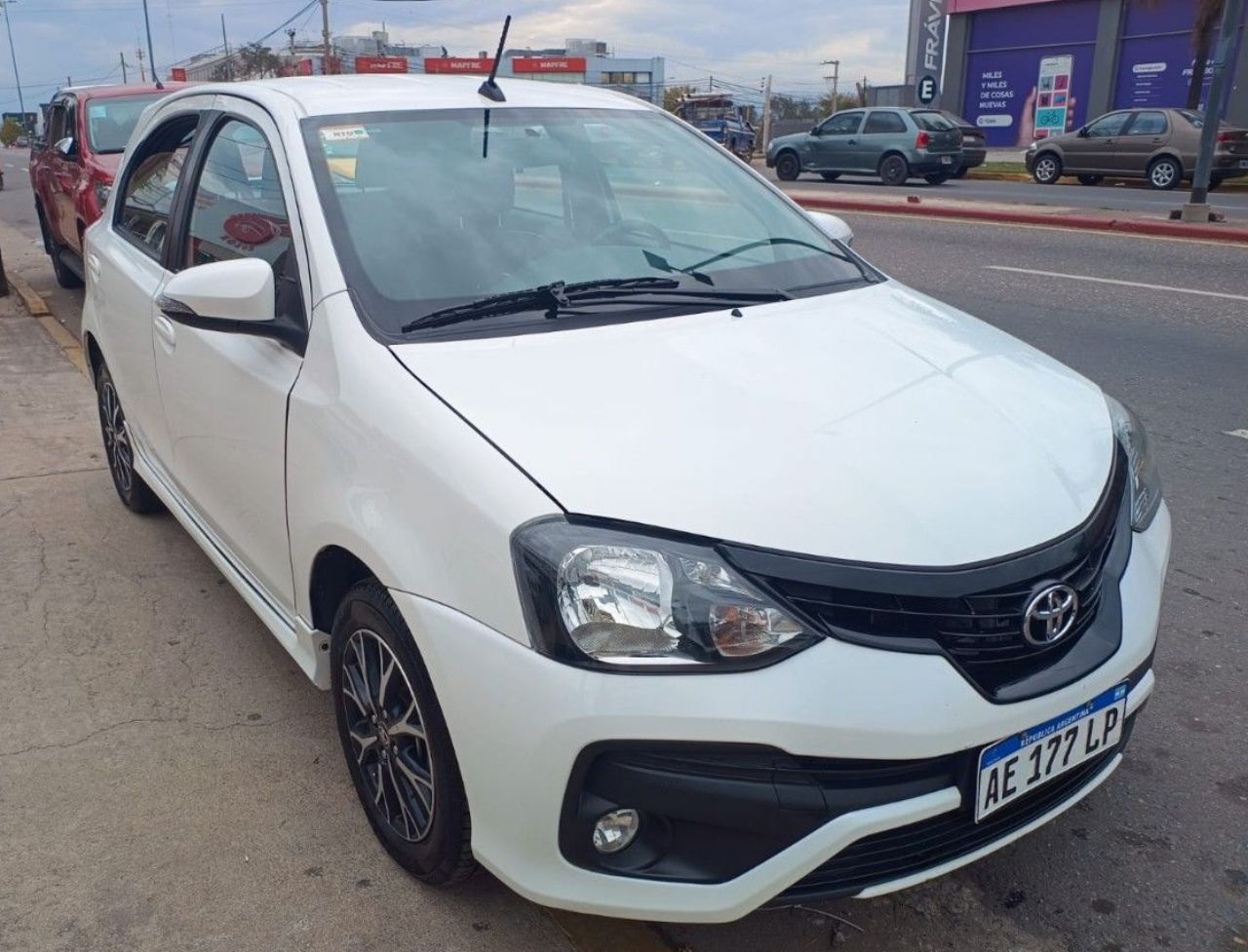 Toyota Etios Usado Financiado en Córdoba, deRuedas