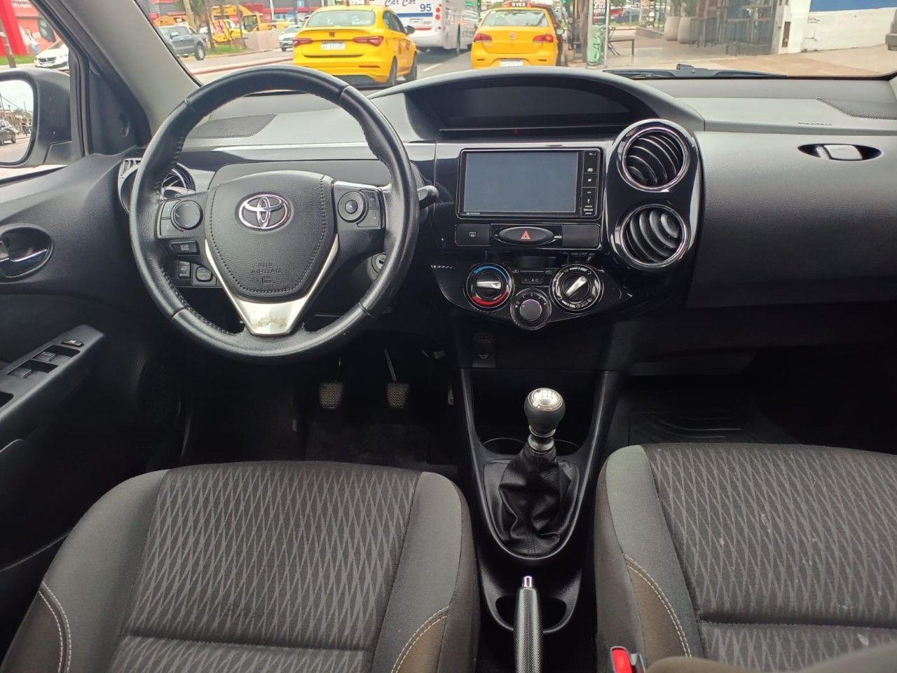 Toyota Etios Usado Financiado en Córdoba, deRuedas