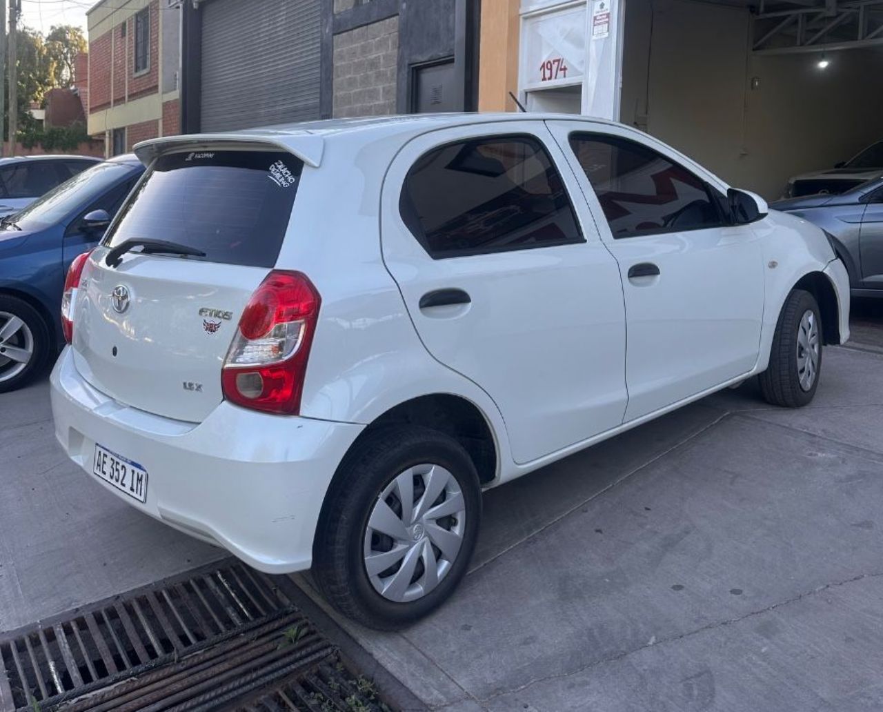 Toyota Etios Usado Financiado en Mendoza, deRuedas