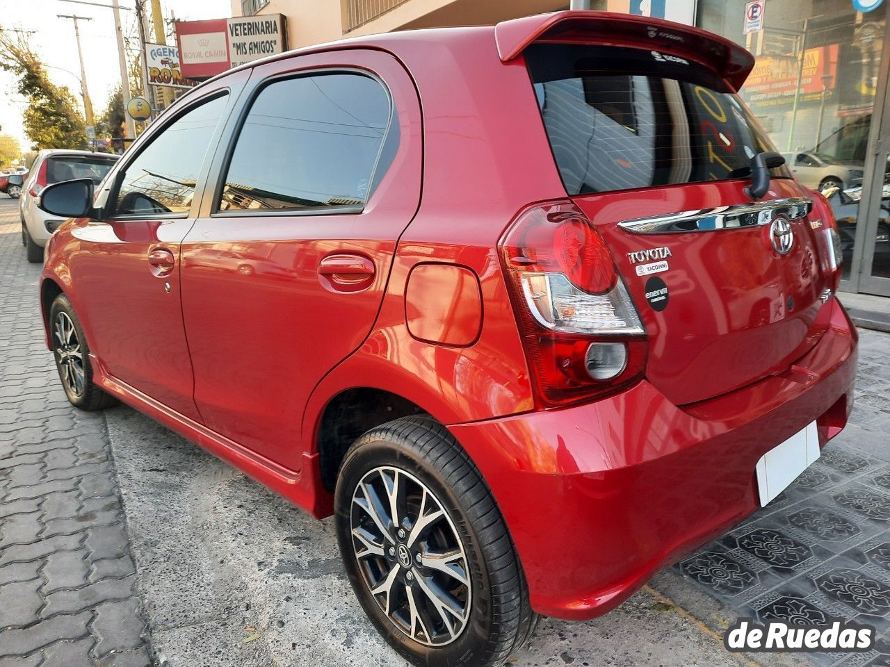 Toyota Etios Usado en Mendoza, deRuedas