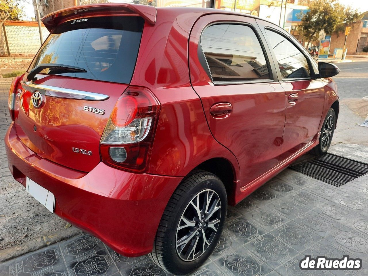 Toyota Etios Usado en Mendoza, deRuedas