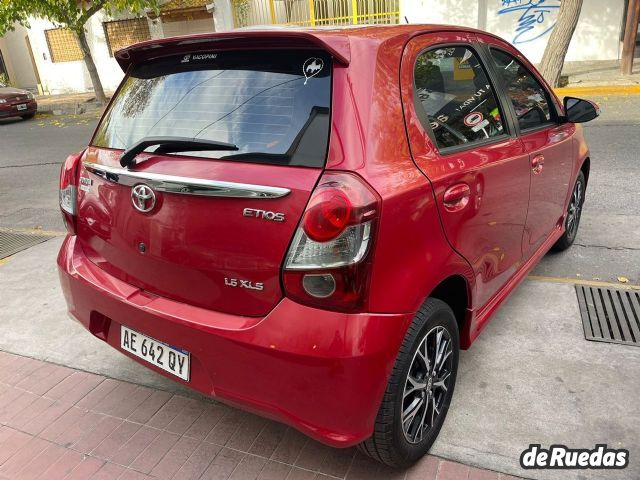 Toyota Etios Usado en Mendoza, deRuedas