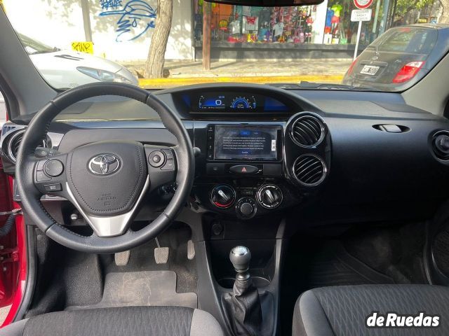 Toyota Etios Usado en Mendoza, deRuedas
