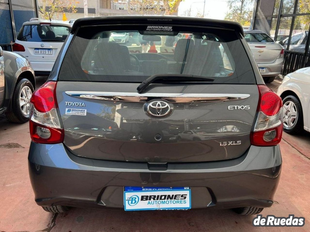 Toyota Etios Usado en Mendoza, deRuedas