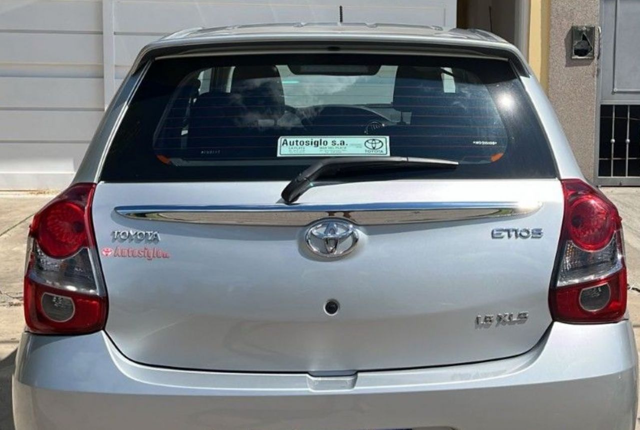 Toyota Etios Usado en Buenos Aires, deRuedas