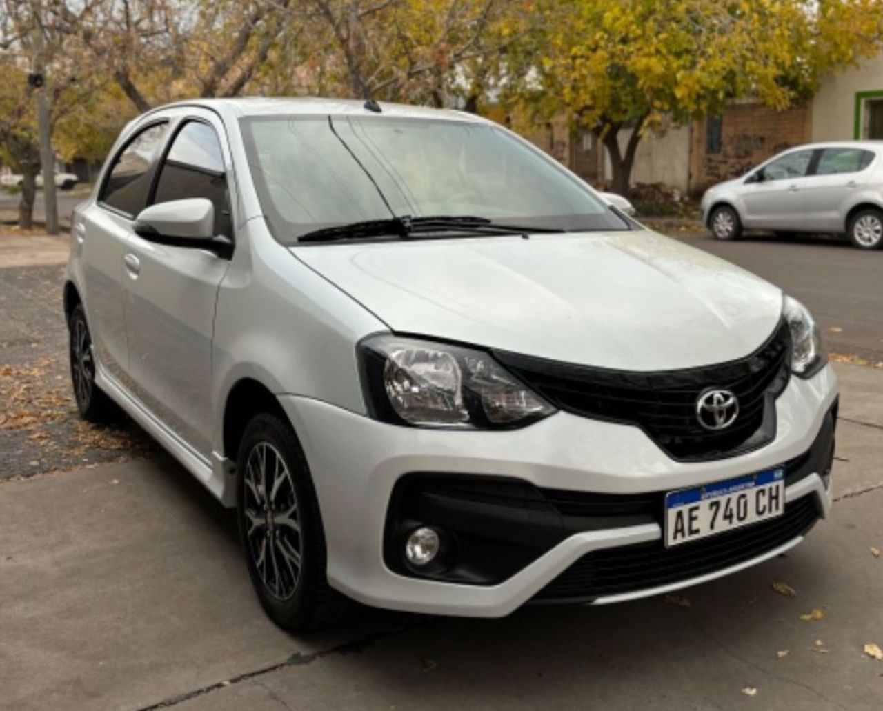 Toyota Etios Usado Financiado en Mendoza, deRuedas