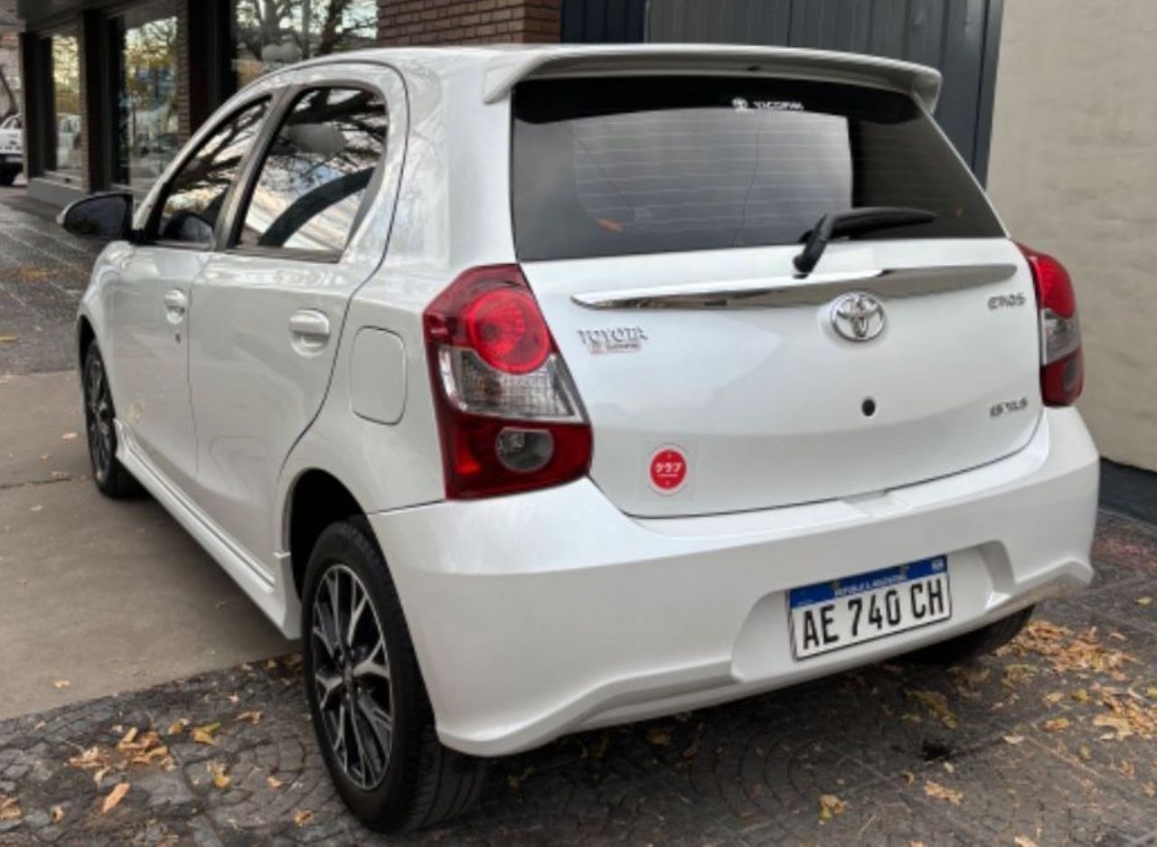Toyota Etios Usado Financiado en Mendoza, deRuedas