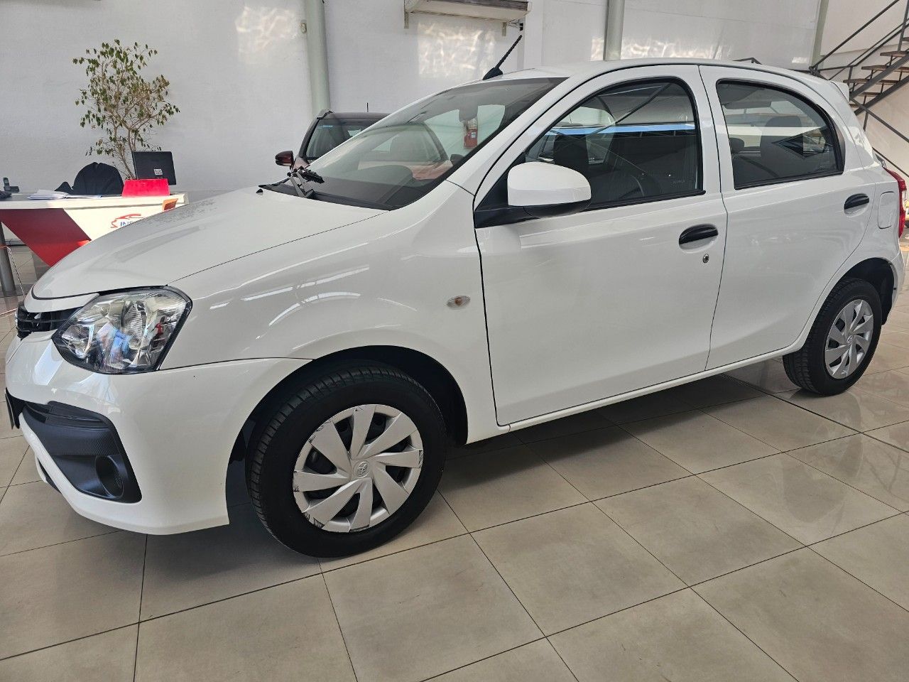Toyota Etios Usado Financiado en Mendoza, deRuedas