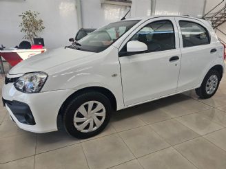 Toyota Etios Usado en Mendoza Financiado