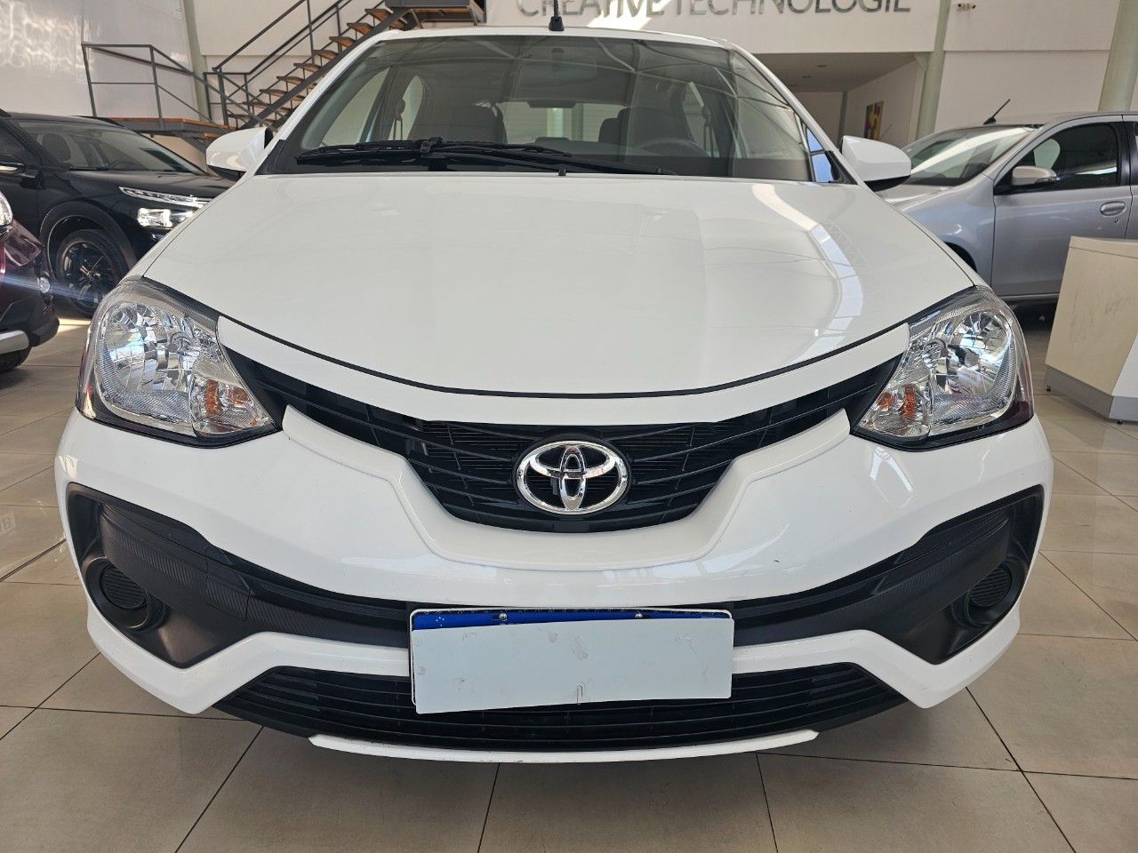 Toyota Etios Usado Financiado en Mendoza, deRuedas