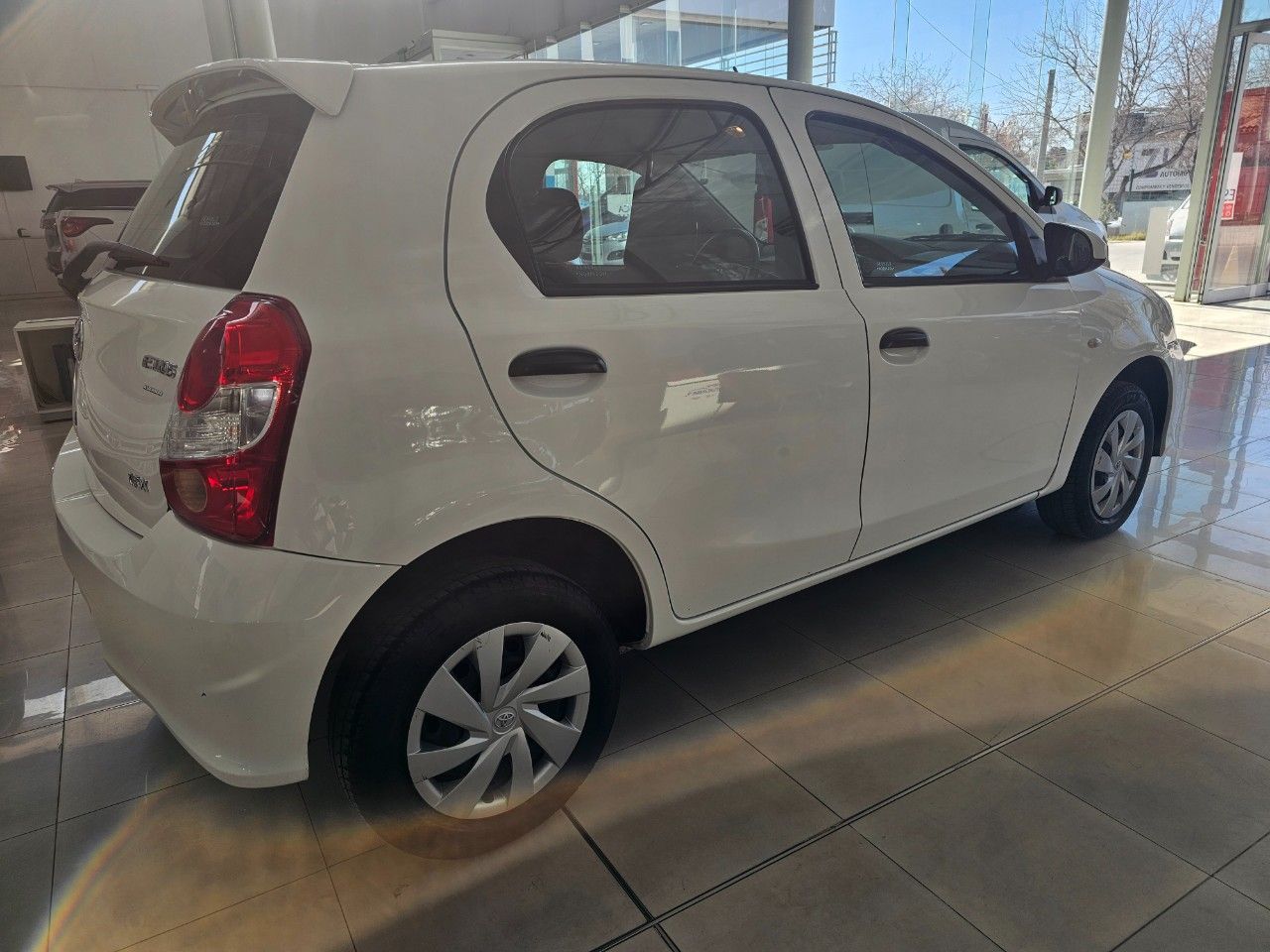 Toyota Etios Usado Financiado en Mendoza, deRuedas
