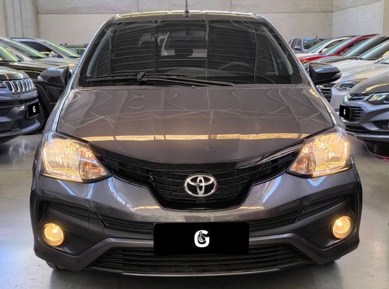 Toyota Etios Usado en Mendoza, deRuedas