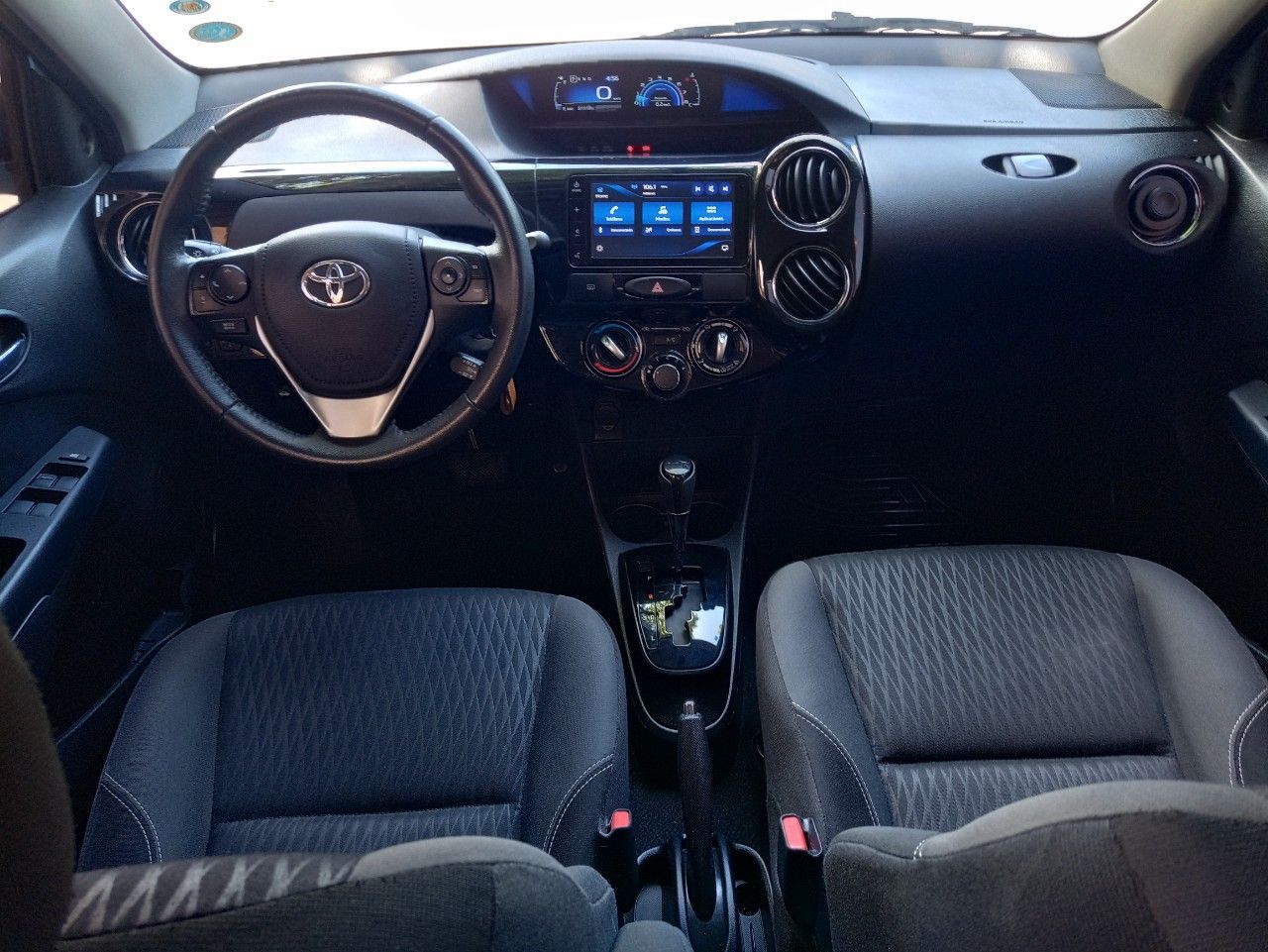 Toyota Etios Usado en Mendoza, deRuedas