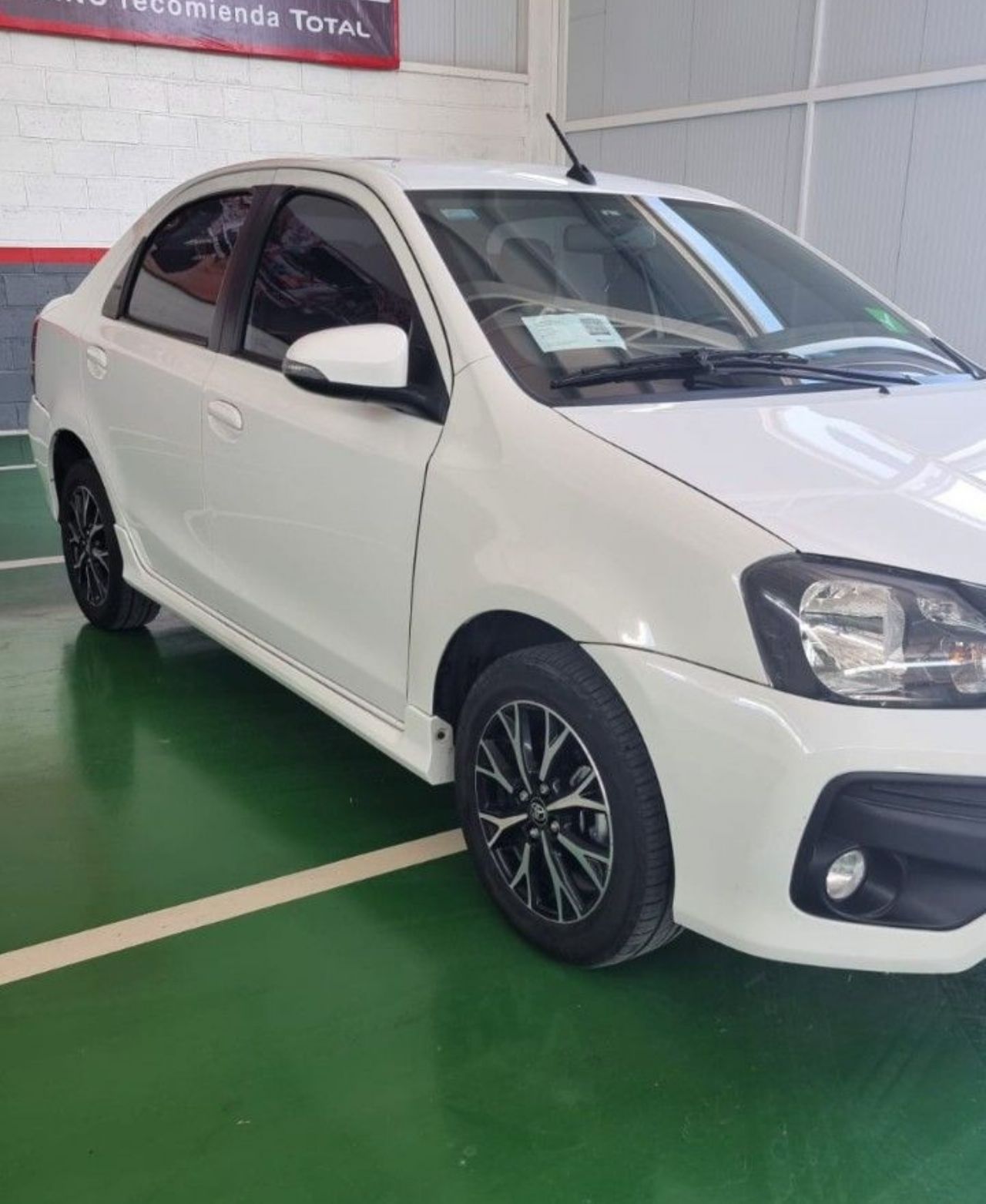 Toyota Etios Usado en Mendoza, deRuedas
