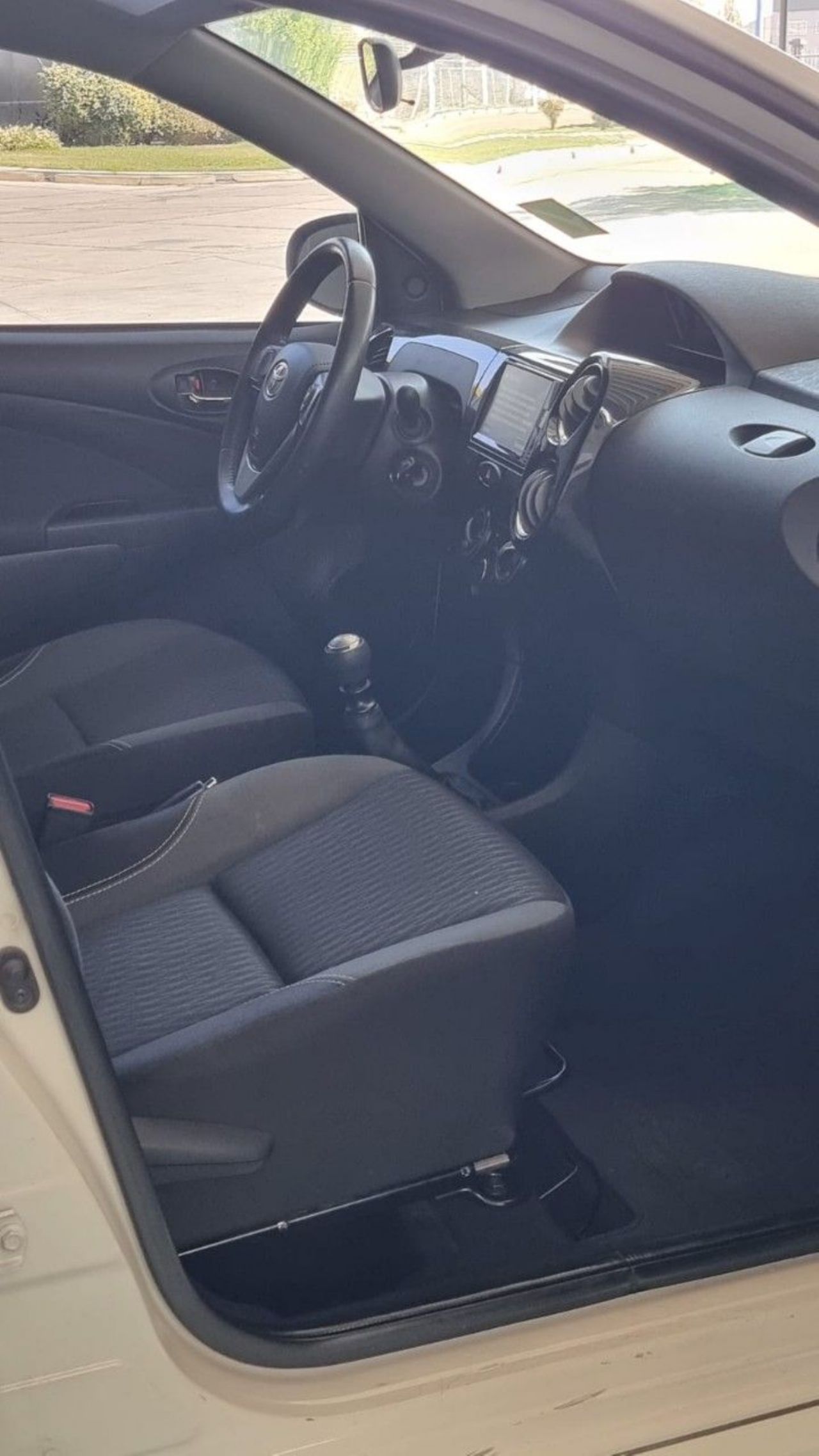 Toyota Etios Usado en Mendoza, deRuedas