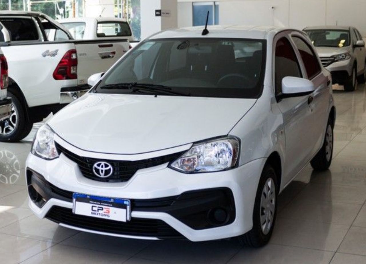Toyota Etios Usado en Mendoza, deRuedas