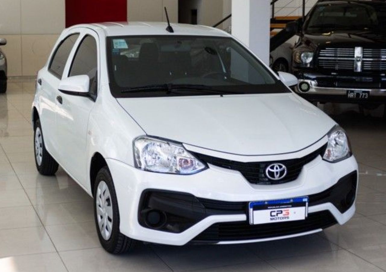 Toyota Etios Usado en Mendoza, deRuedas