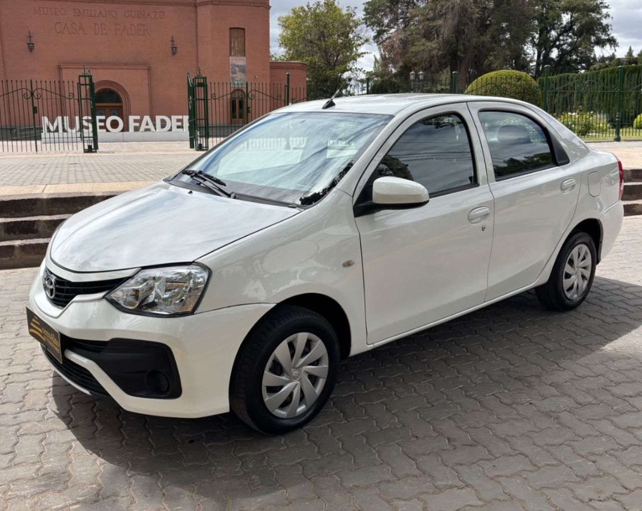 Toyota Etios Usado en Mendoza, deRuedas