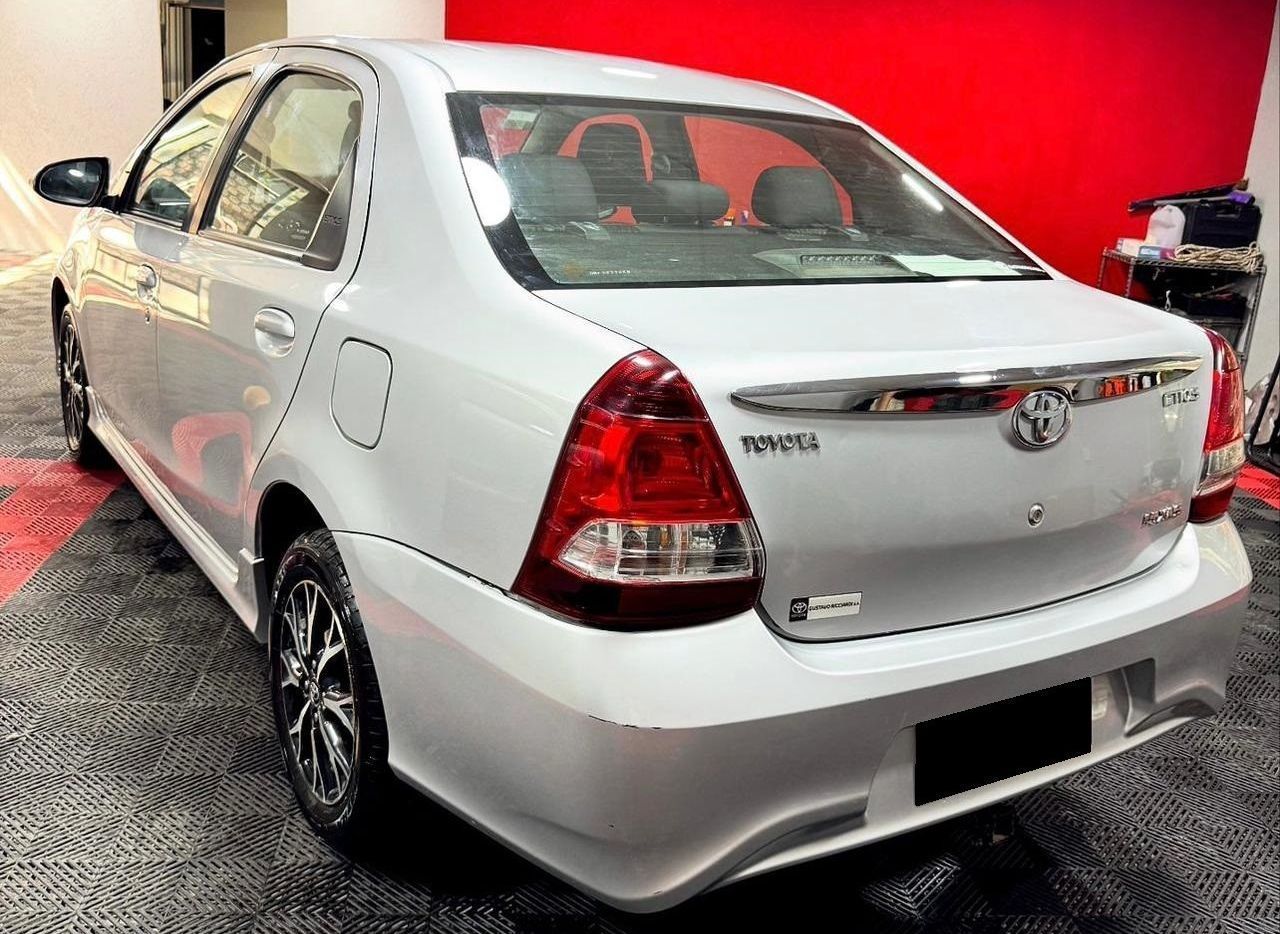 Toyota Etios Usado en Buenos Aires, deRuedas