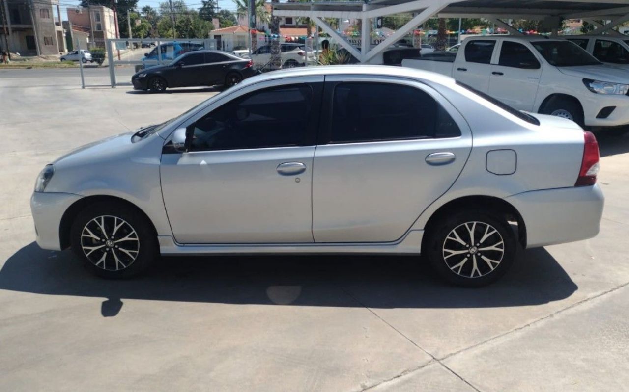 Toyota Etios Usado en San Luis, deRuedas