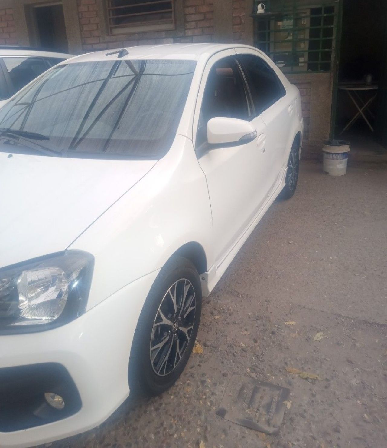 Toyota Etios Usado en Mendoza, deRuedas