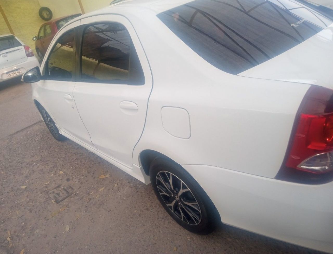 Toyota Etios Usado en Mendoza, deRuedas