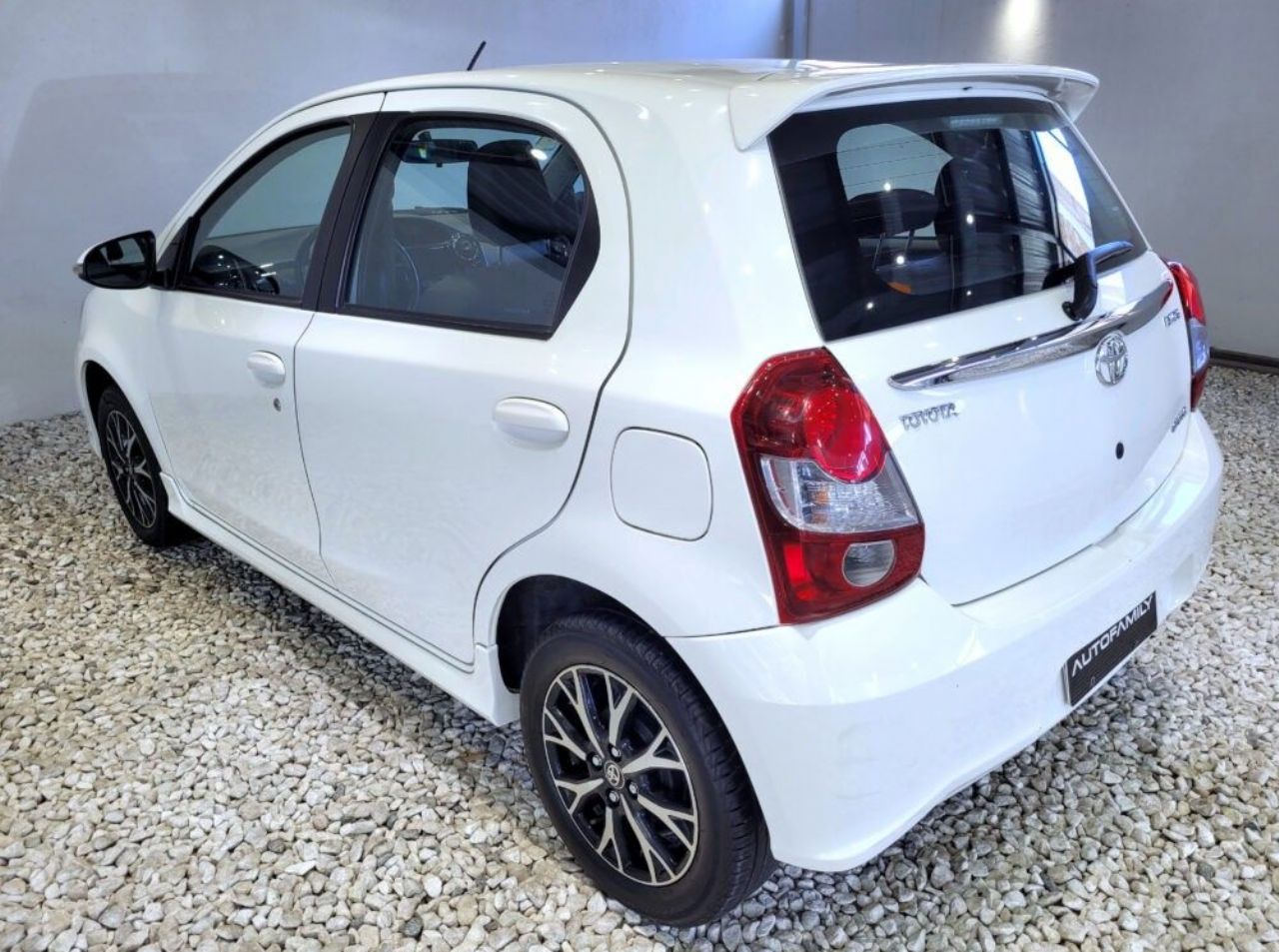 Toyota Etios Usado Financiado en Córdoba, deRuedas