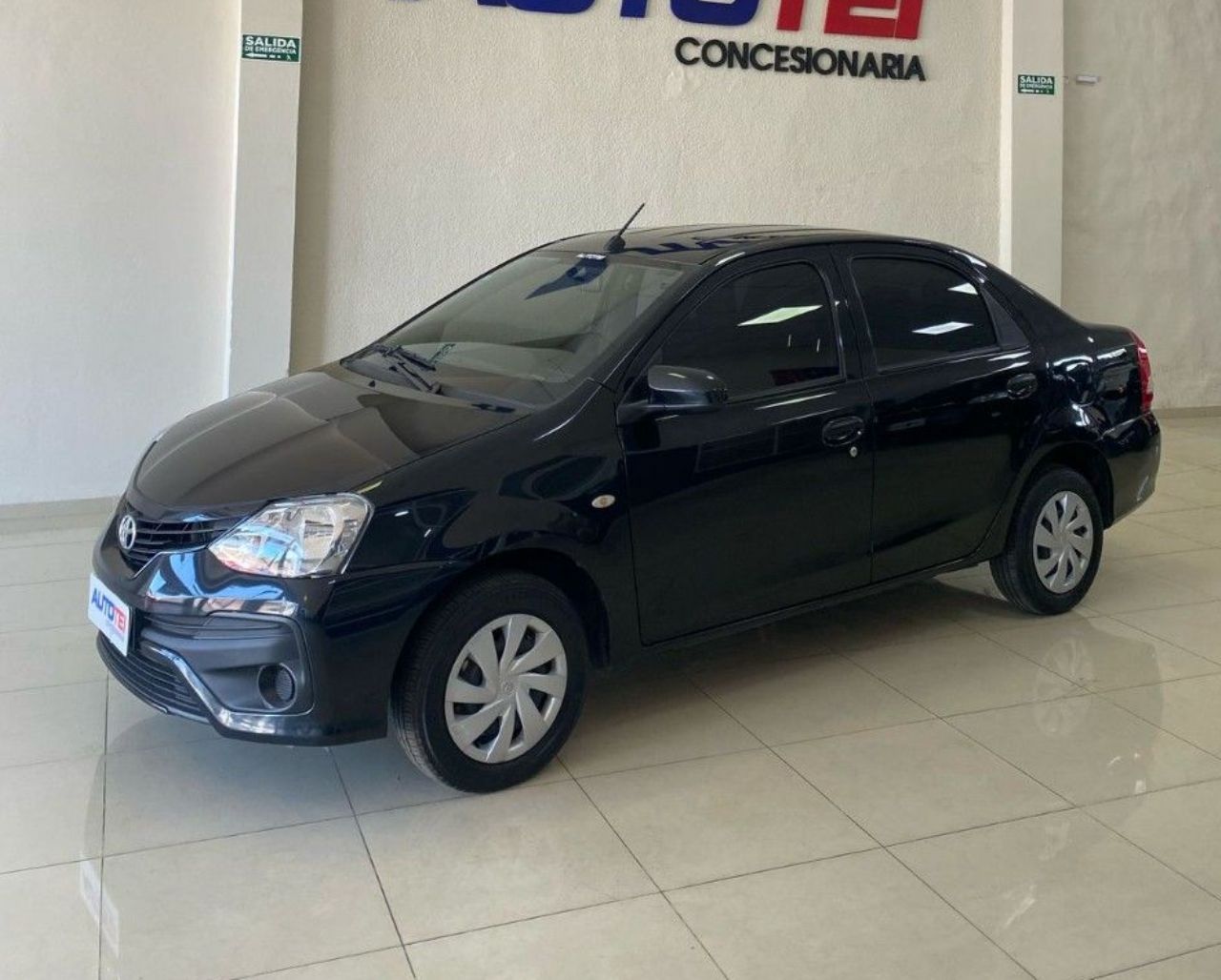 Toyota Etios Usado Financiado en Córdoba, deRuedas