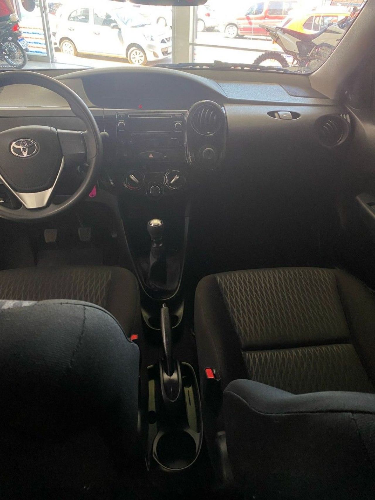 Toyota Etios Usado Financiado en Córdoba, deRuedas