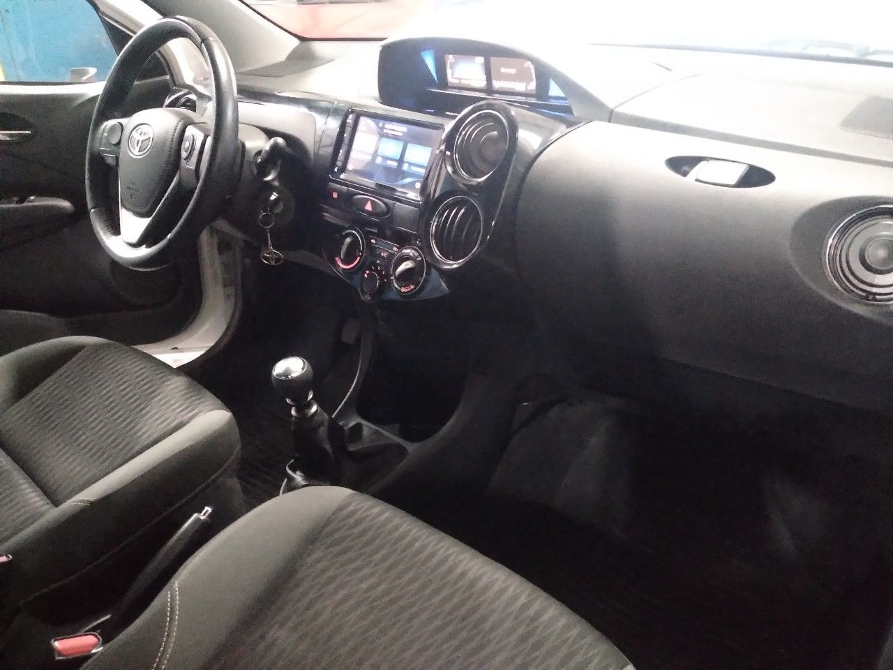 Toyota Etios Usado Financiado en Mendoza, deRuedas