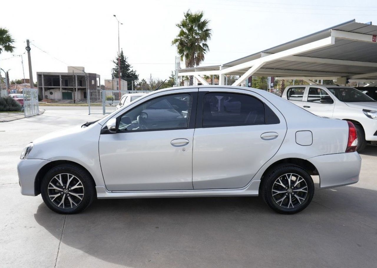 Toyota Etios Usado en San Luis, deRuedas