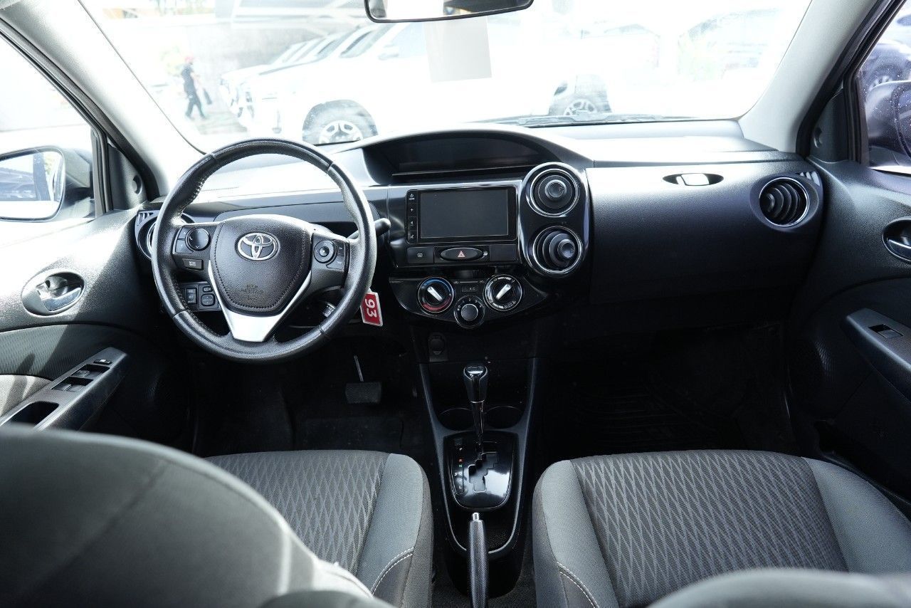 Toyota Etios Usado en San Luis, deRuedas