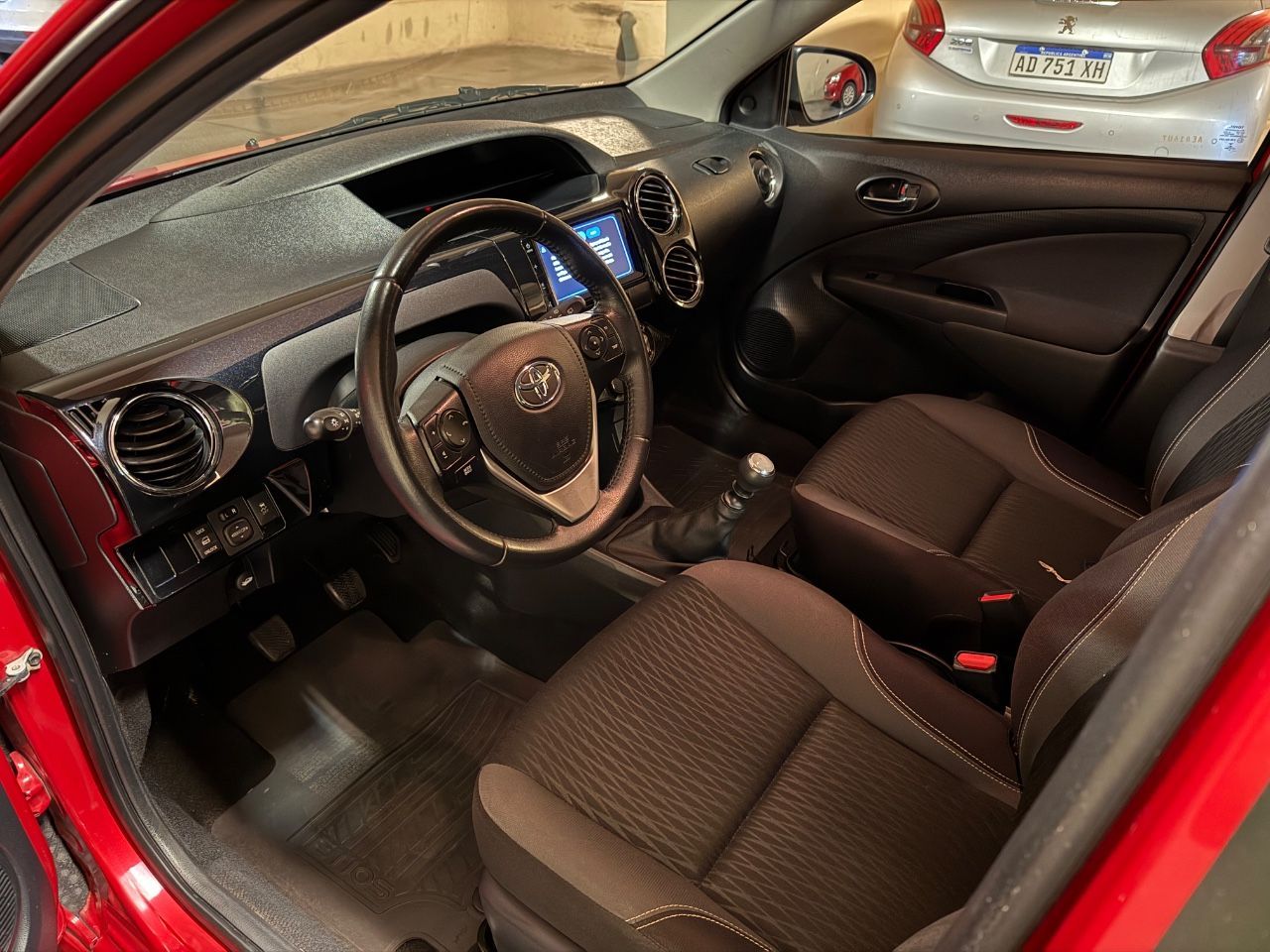 Toyota Etios Usado en Mendoza, deRuedas