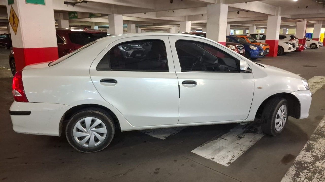 Toyota Etios Usado en Río Negro, deRuedas