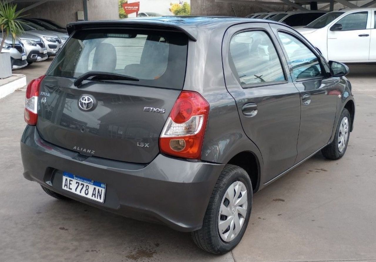 Toyota Etios Usado en San Luis, deRuedas