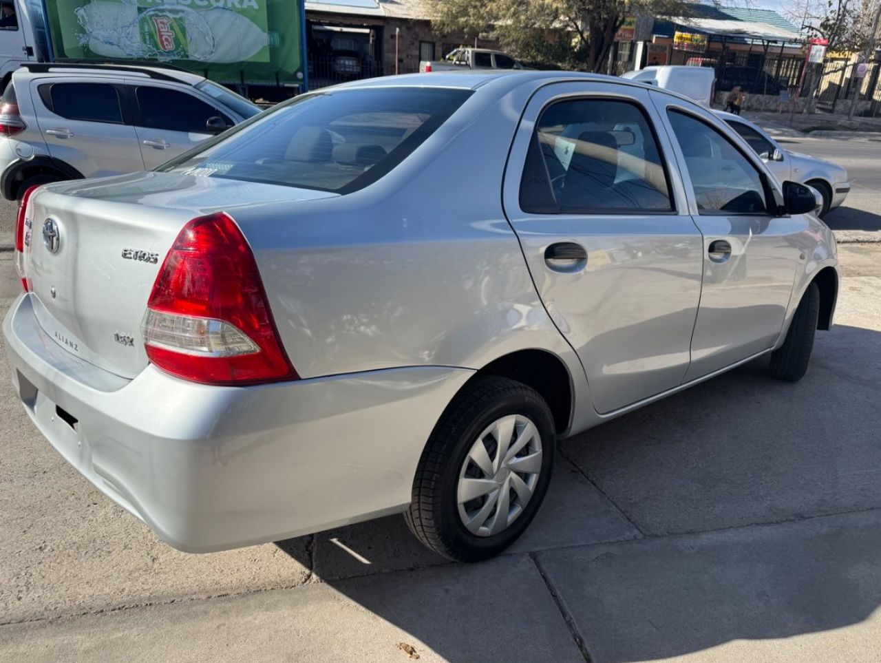Toyota Etios Usado en Mendoza, deRuedas