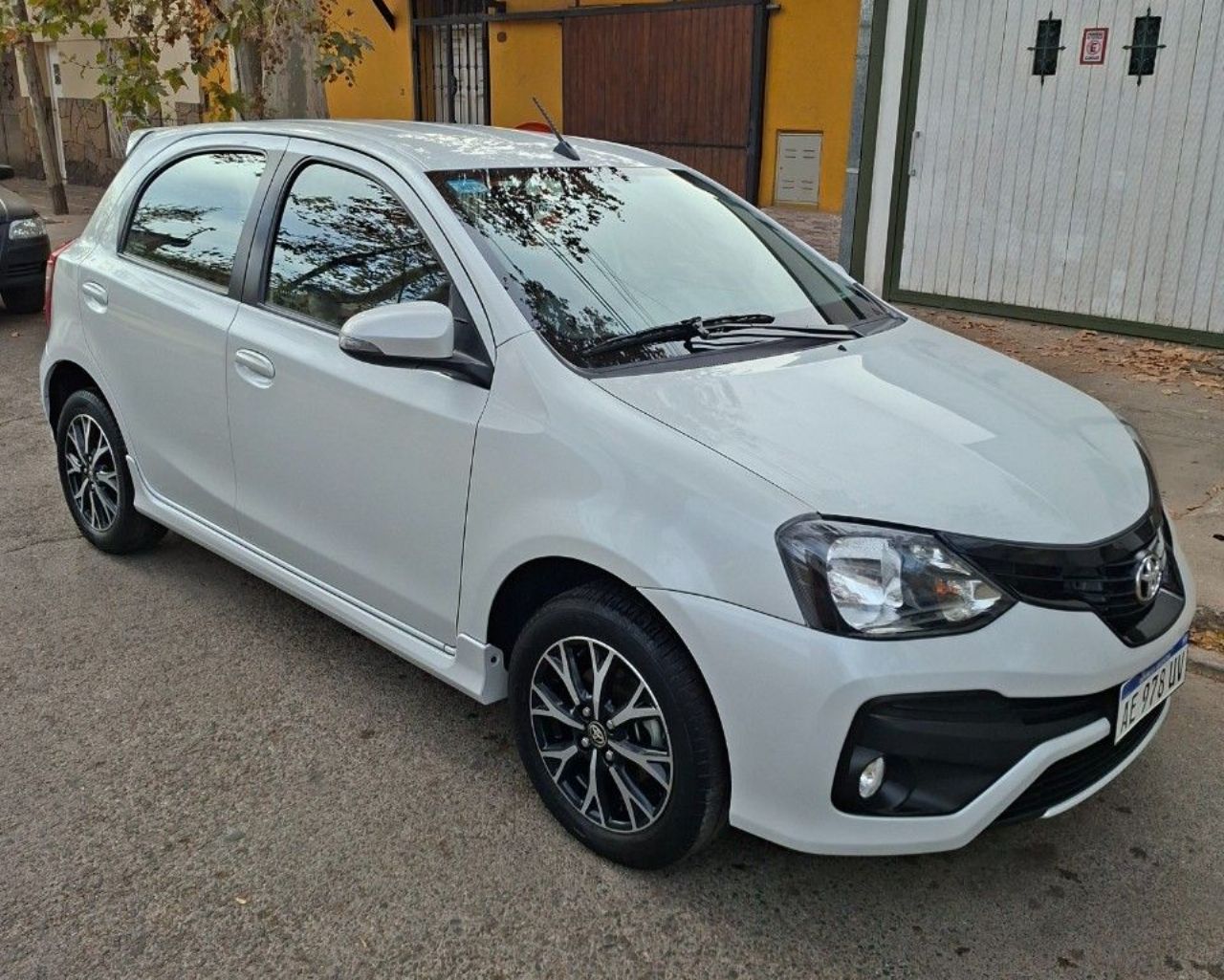Toyota Etios Usado en Mendoza, deRuedas