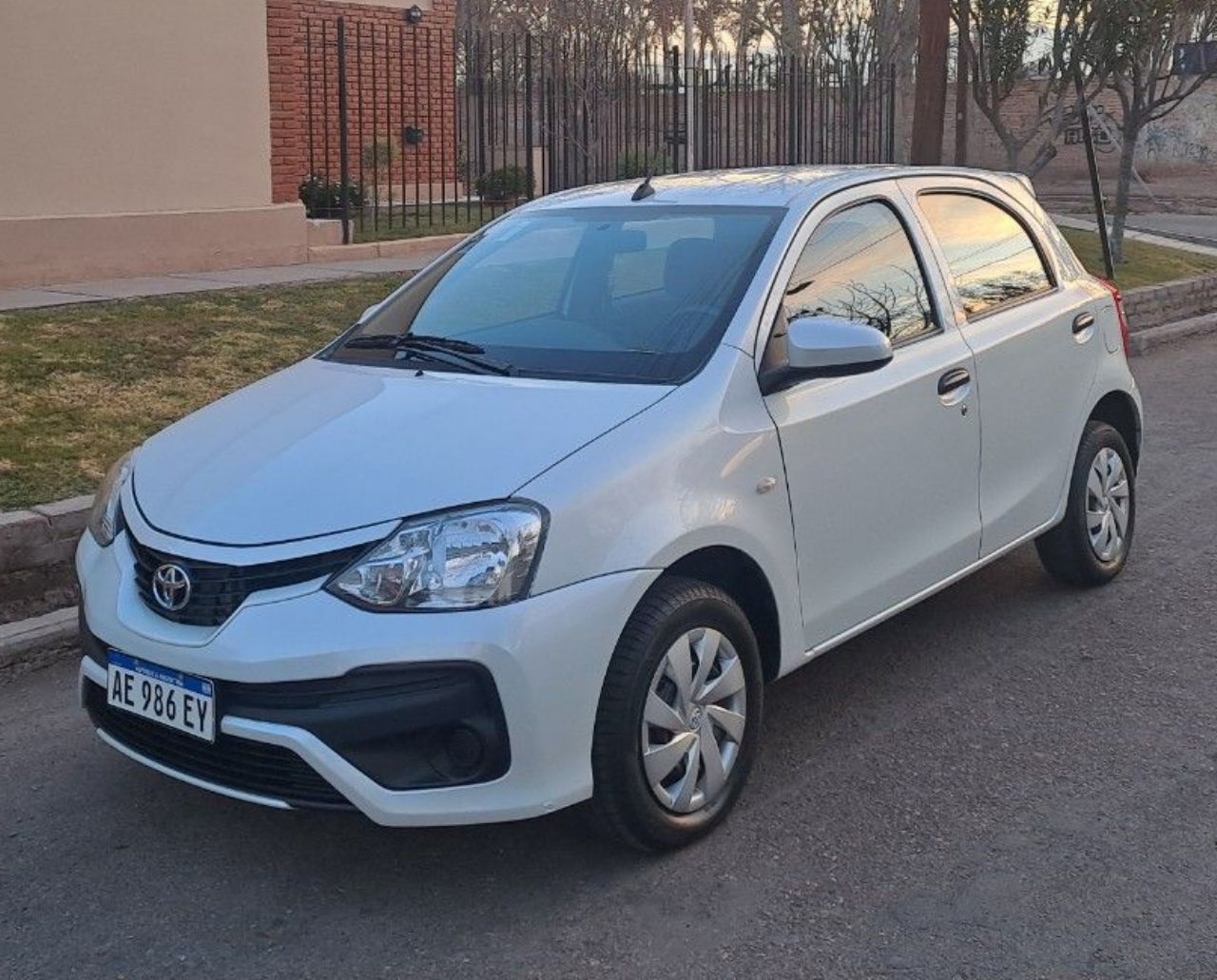 Toyota Etios Usado en Mendoza, deRuedas