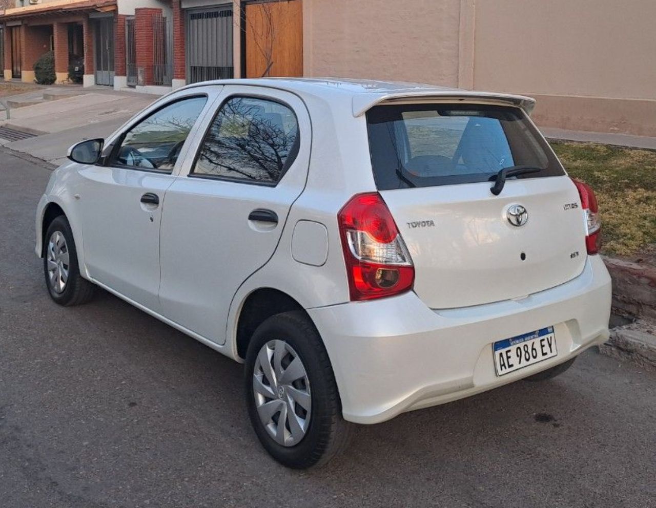 Toyota Etios Usado en Mendoza, deRuedas