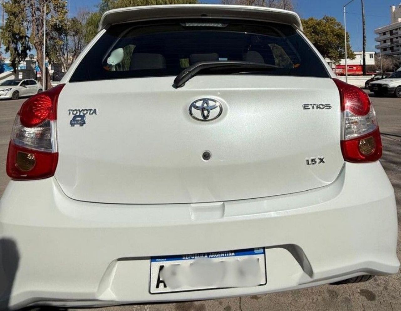 Toyota Etios Usado en Mendoza, deRuedas