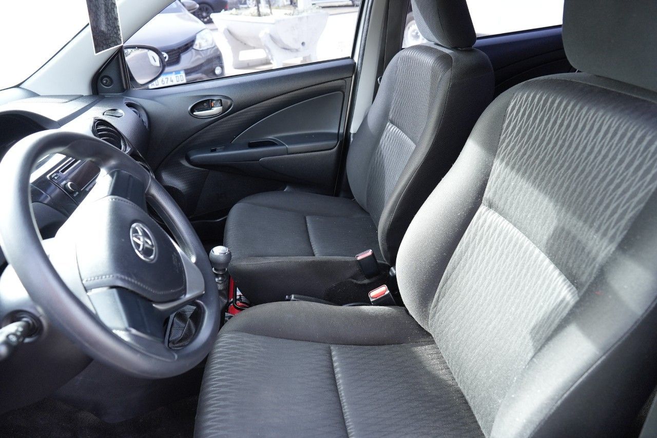 Toyota Etios Usado en San Luis, deRuedas