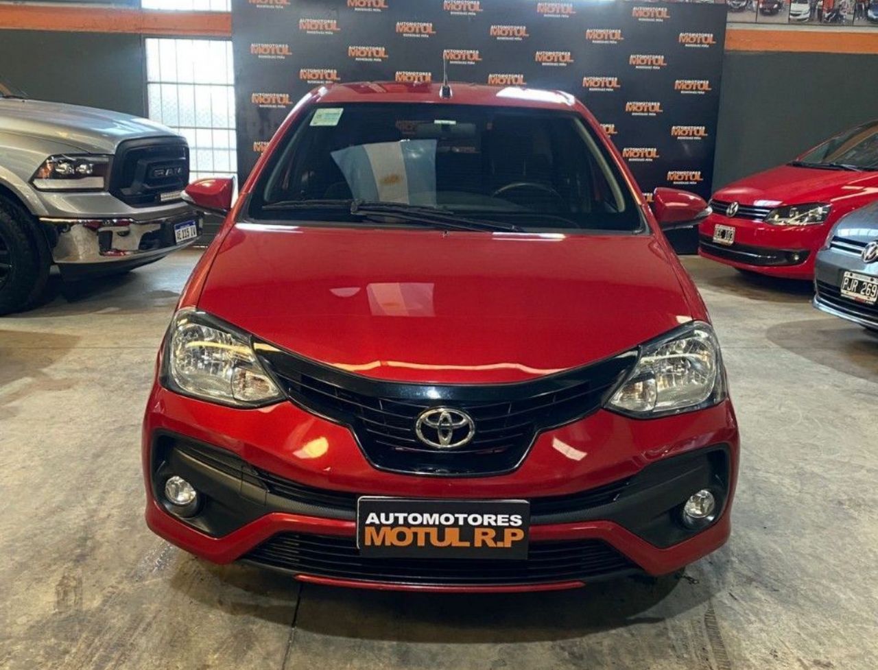 Toyota Etios Usado en Mendoza, deRuedas