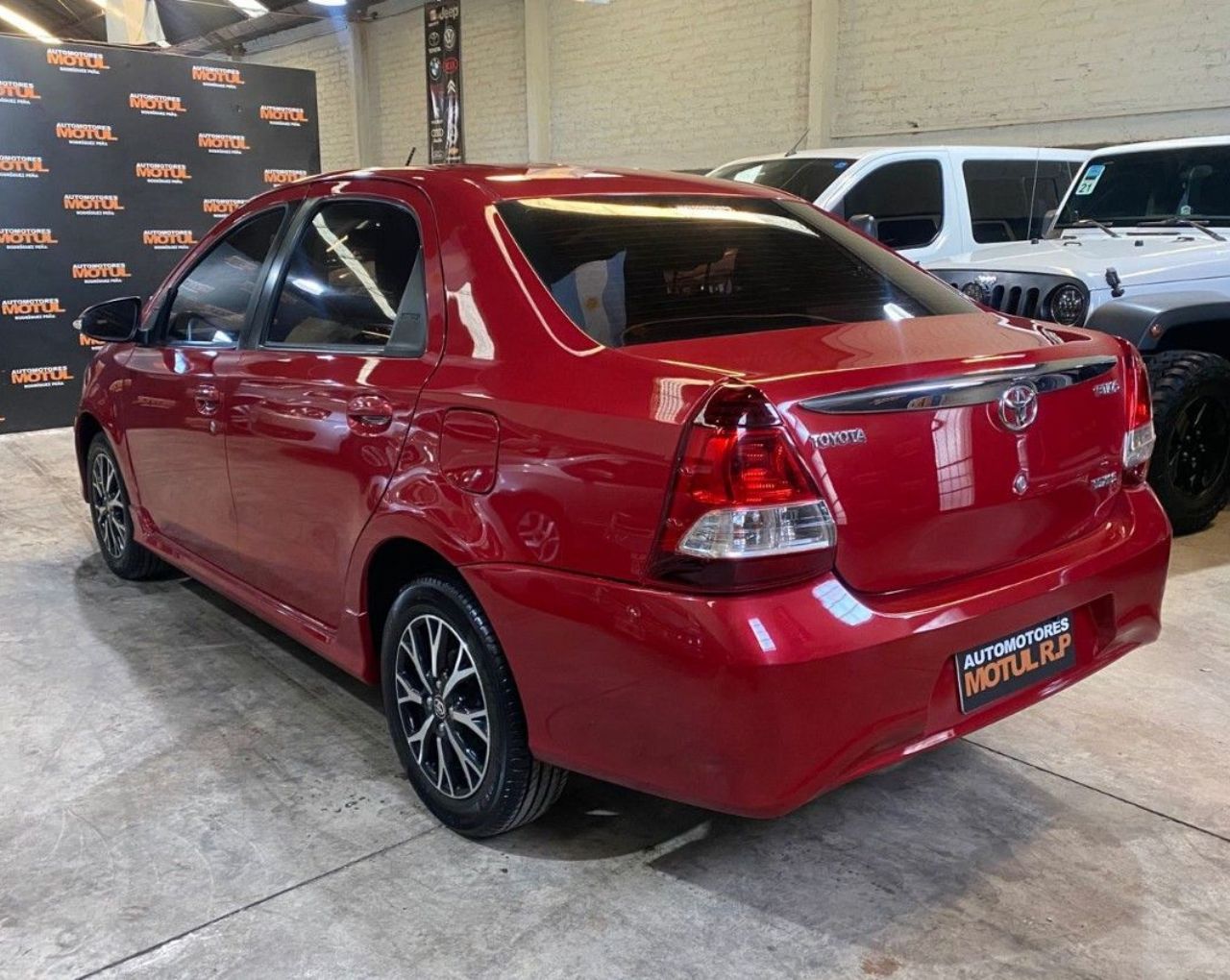 Toyota Etios Usado en Mendoza, deRuedas