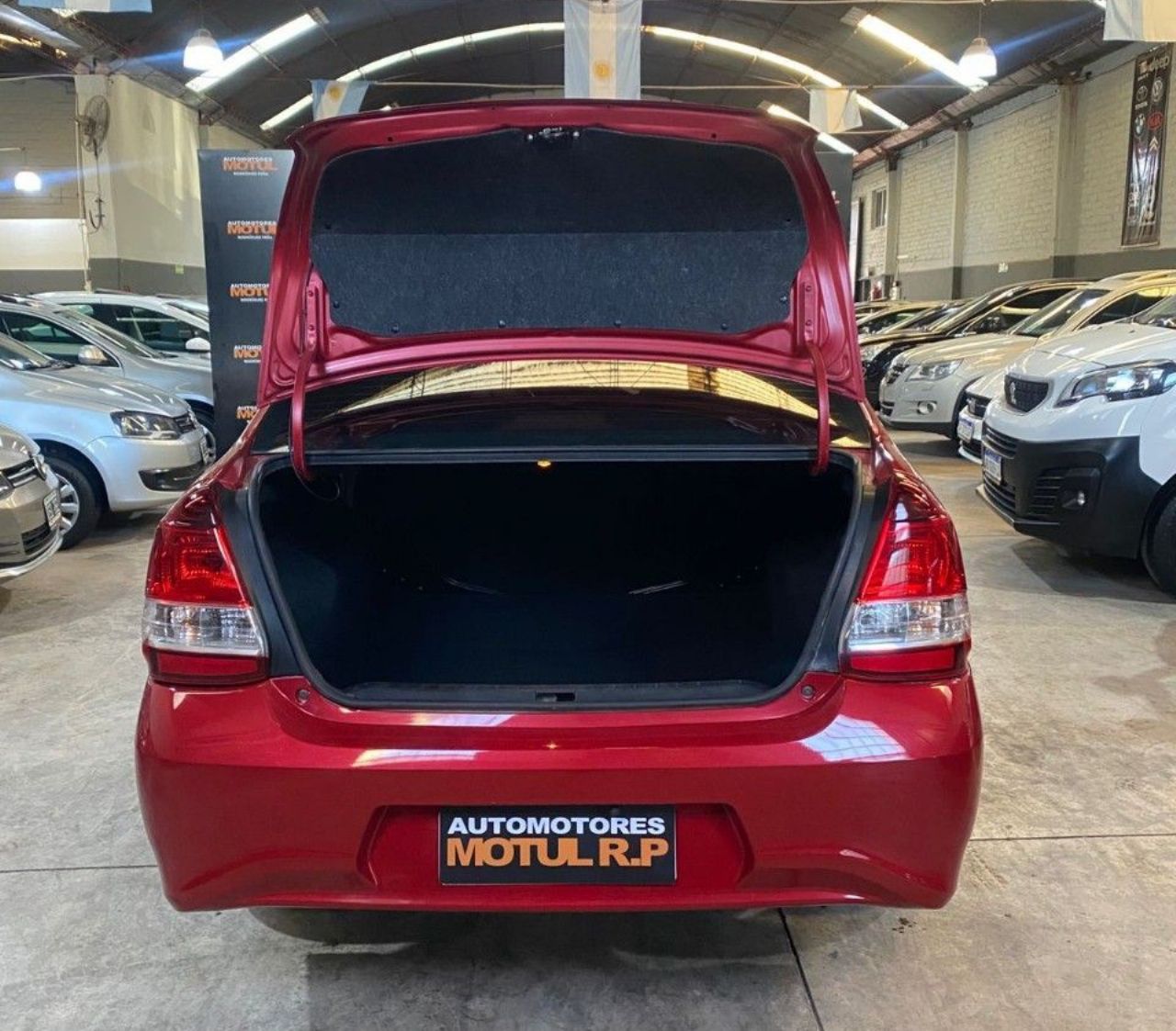 Toyota Etios Usado en Mendoza, deRuedas