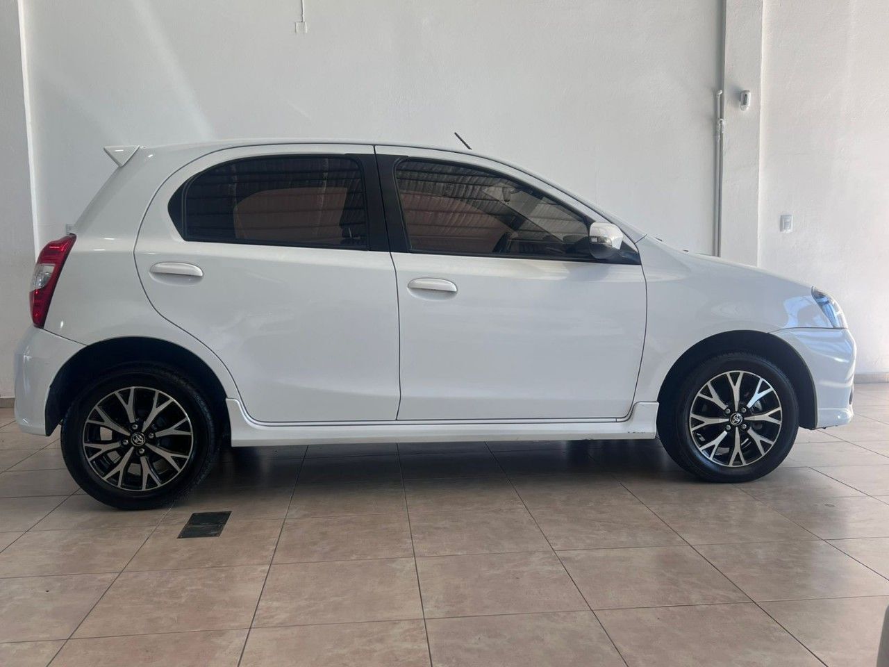 Toyota Etios Usado Financiado en Córdoba, deRuedas