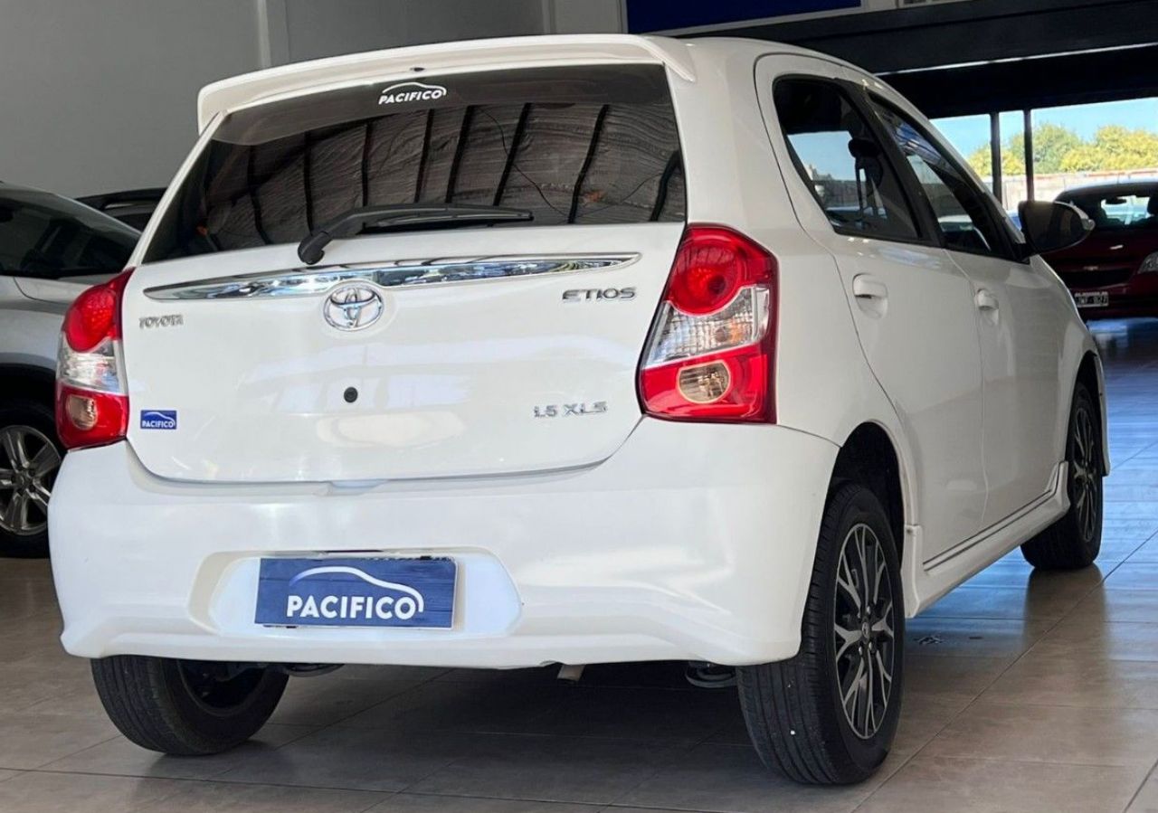 Toyota Etios Usado Financiado en Córdoba, deRuedas