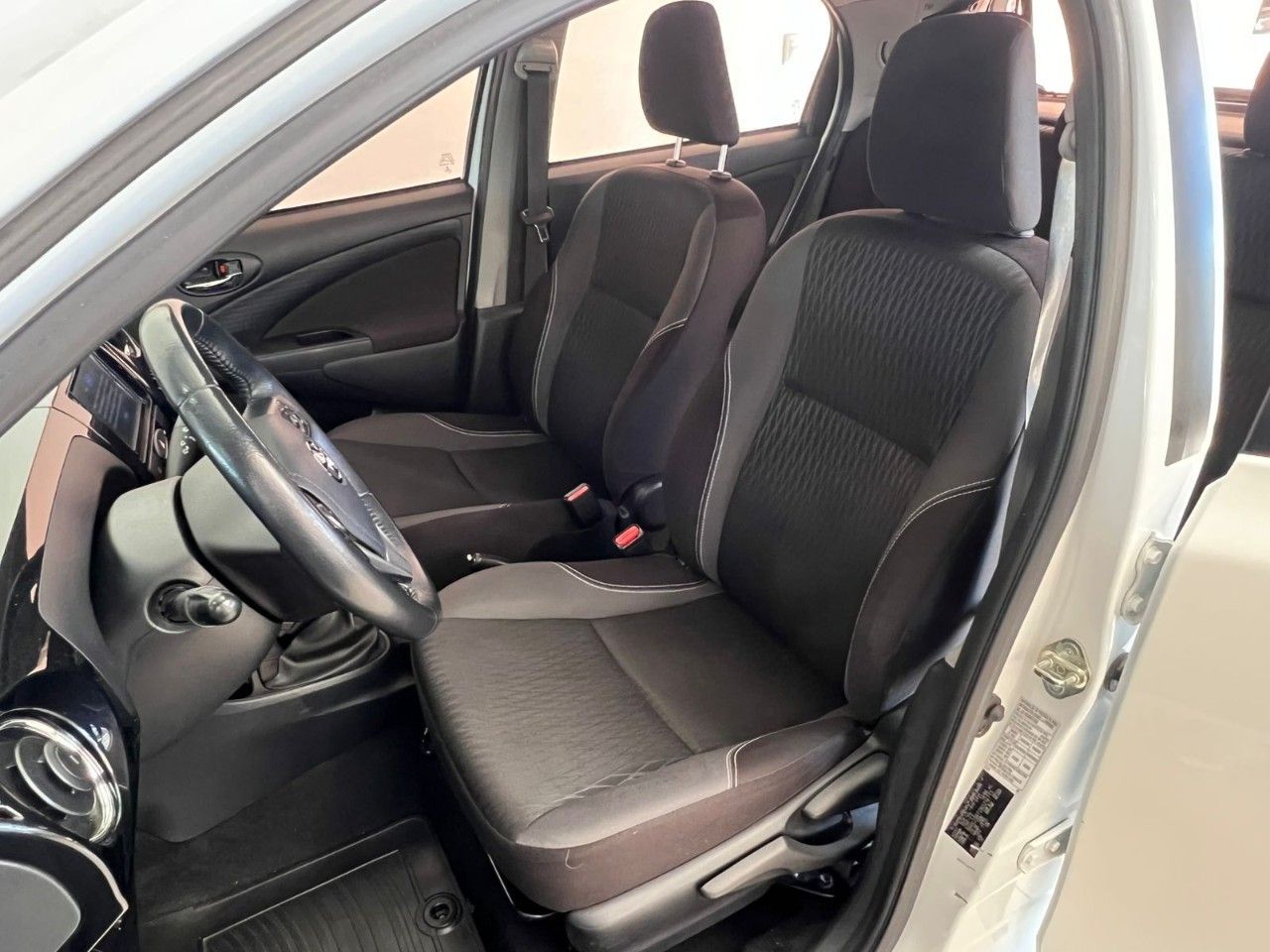 Toyota Etios Usado Financiado en Córdoba, deRuedas