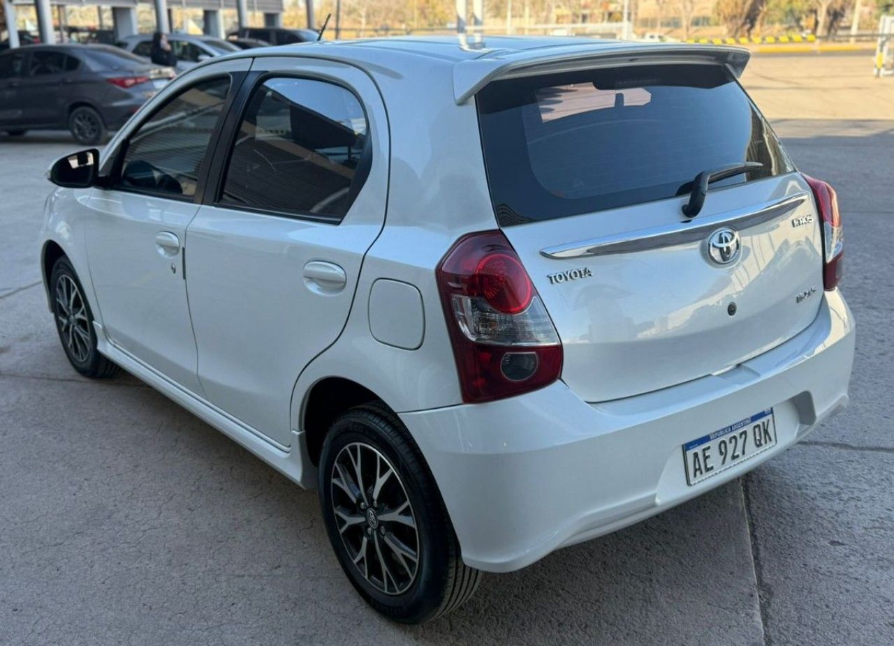 Toyota Etios Usado en Mendoza, deRuedas
