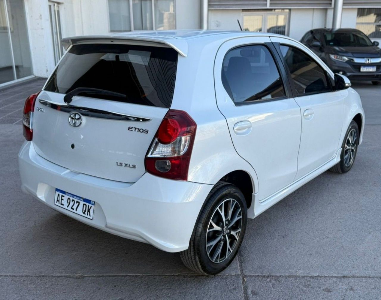 Toyota Etios Usado en Mendoza, deRuedas